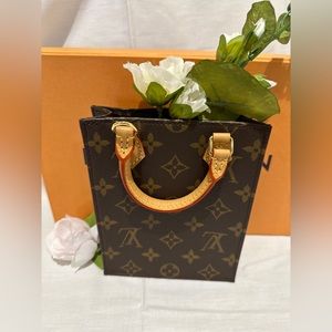 Louis Vuitton petit sac plat bag